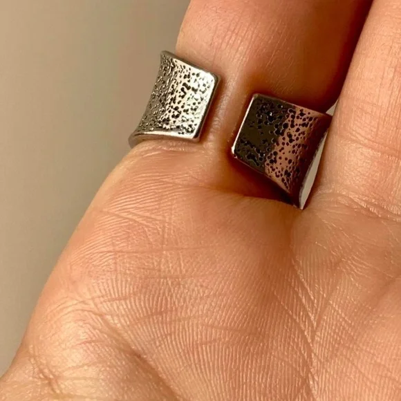 Silver and gold eye of Horus ring (free size) - Picture 3 of 4